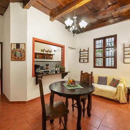 Апартаменты Casita Tumbergia Антигуа-Гватемала Экстерьер фото